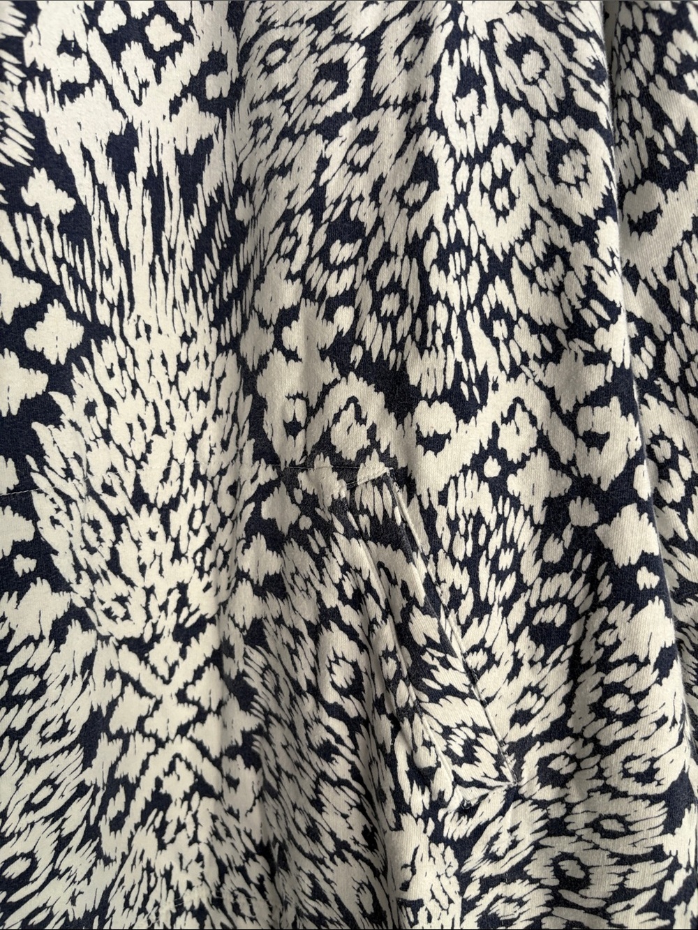 Lilly Pulitzer White and Navy Patterned Tunic - Picture 2 of 6